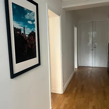 Luxurious In Trocadero Apartment Paris